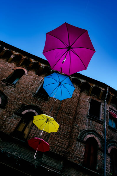 Ferrara ombrelli multicolori 